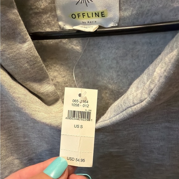 OFFLINE by Aerie Gray Women's Hoodie- slight cropped - Picture 4 of 4